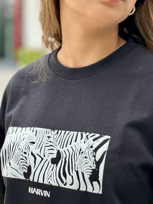 WOMEN'S BLACK OVERSIZED T-SHIRT | ZEBRA MIRAGE EDITION