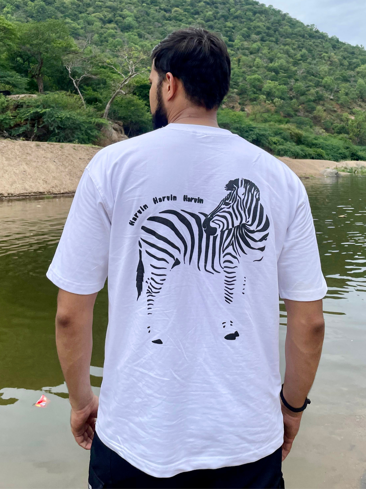 MEN'S WHITE OVERSIZED T-SHIRT | ZEBRA STARE EDITION