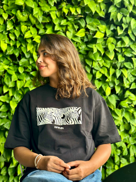 WOMEN'S BLACK OVERSIZED T-SHIRT | ZEBRA MIRAGE EDITION