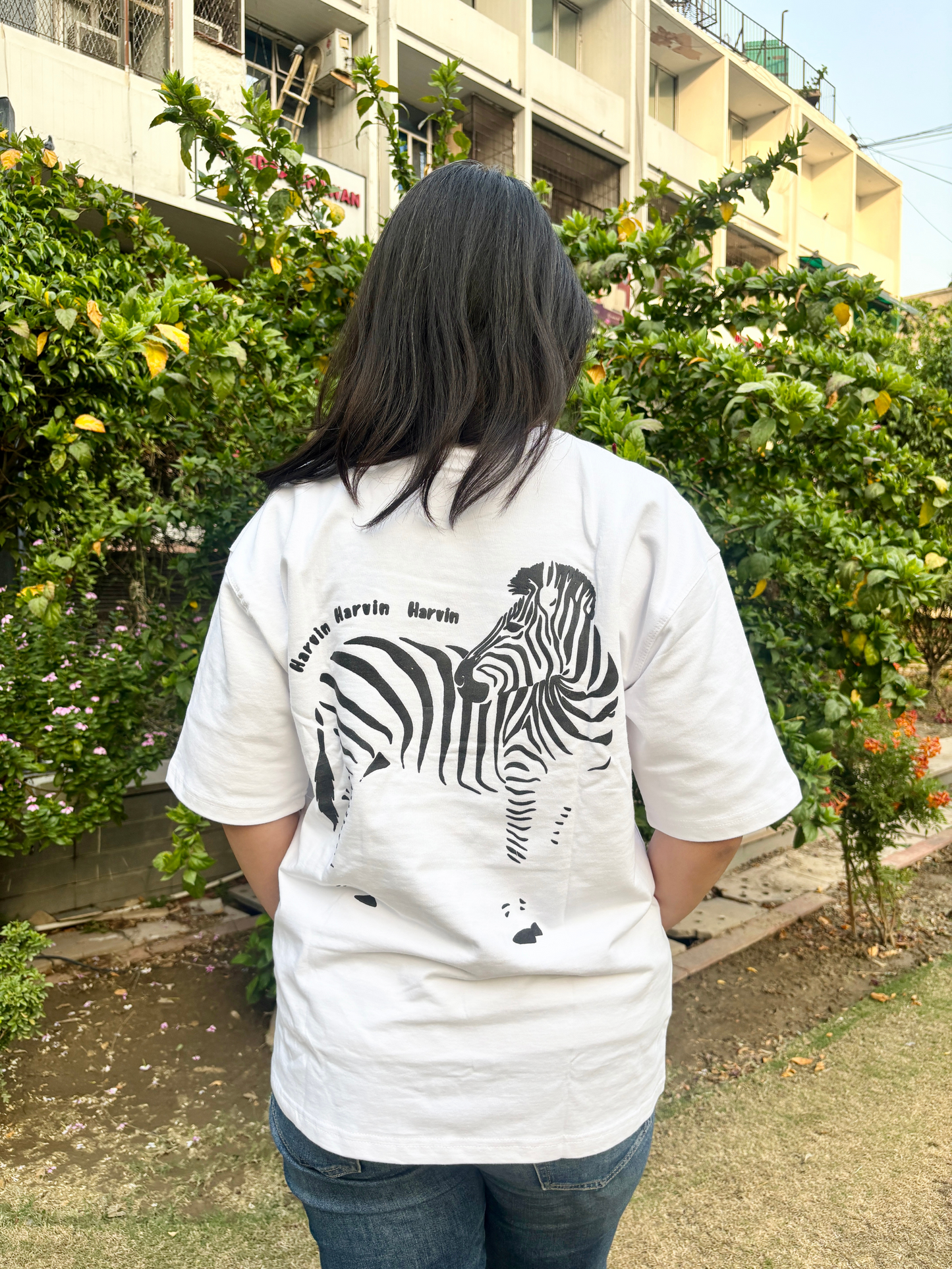 WOMEN'S WHITE OVERSIZED T-SHIRT | ZEBRA STARE EDITION