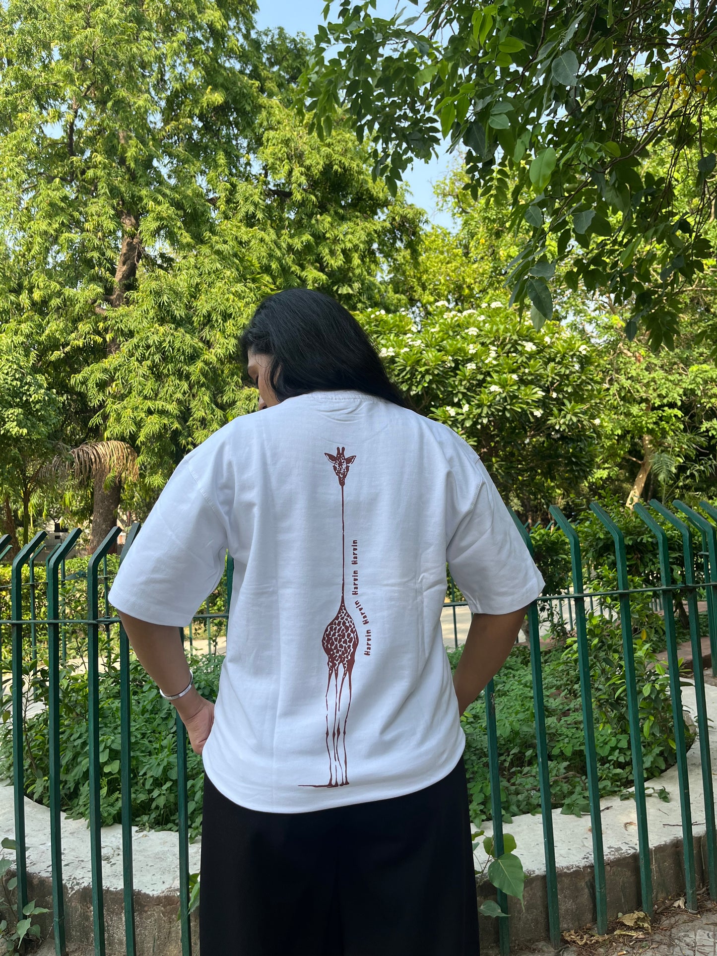 WOMEN'S OVERSIZED T-SHIRT | GIRAFFE SPINE EDITION